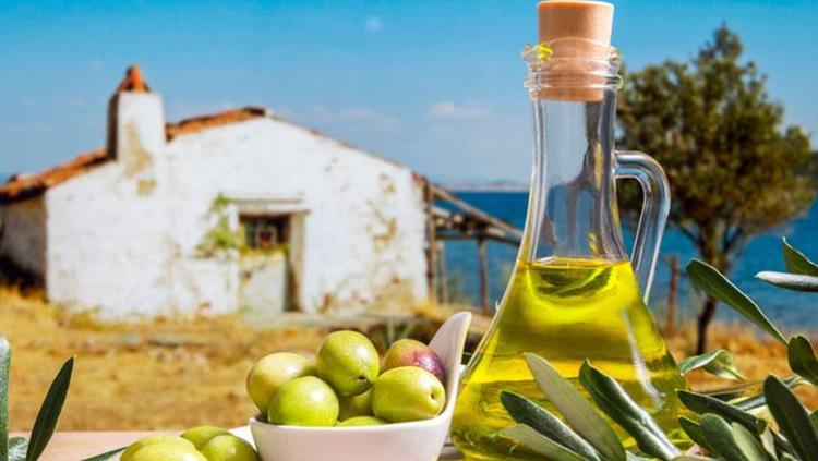 Zeytinyağı alırken 2 kere düşünün Kokusundan ve tadından kendini ele veriyor