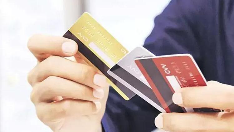 Kredi kartı kullanan herkesi ilgilendiriyor Bankalarda aidat dönemi kapandı mı