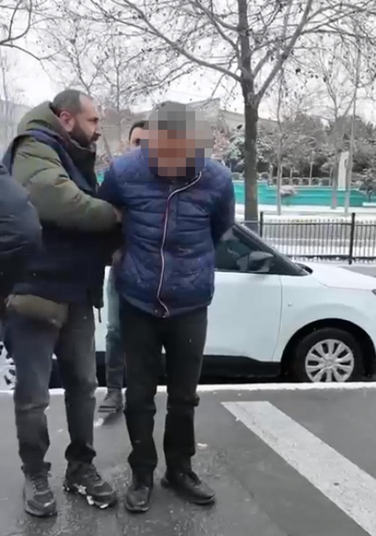 ALTINI, PARAYI ALIP SAKLAMIŞ