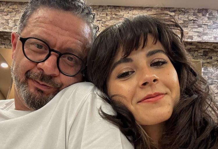 Aşkları dolu dizgin İbrahim Selim ve sevgilisinden romantik pozlar