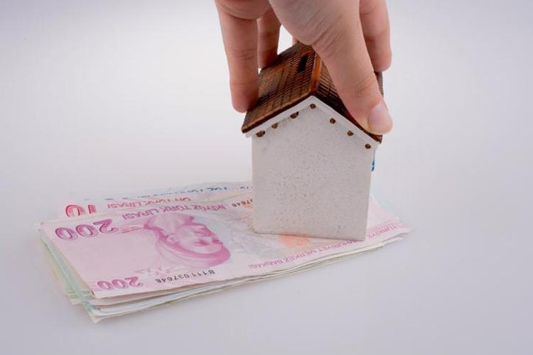 BAŞARILI İŞ İNSANI VE DERNEK BAŞKANI KİSVESİNE BÜRÜNMÜŞ