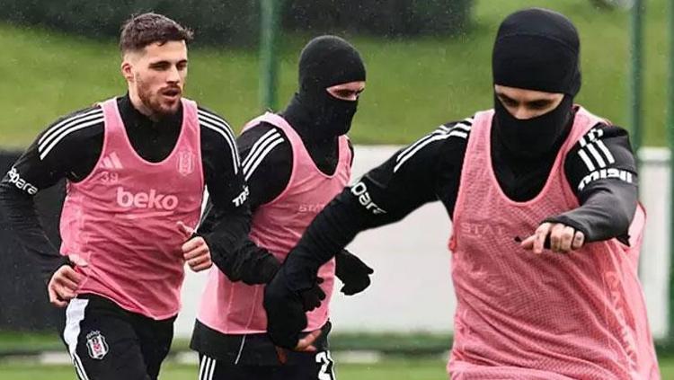 Beşiktaşta Rafa Silvaya sürpriz talip İşte istenen bonservis