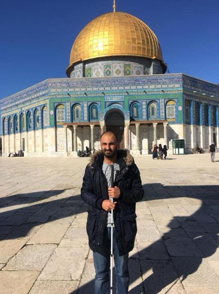Beyaz bastonla 60 ülke gezdi: Teknoloji kullanmayı öğrenince gezgin oldum