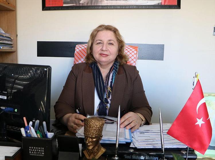 Ailelerinin okutmadığı iki kız kardeş muhtar oldu: Benim arkamda eşim ve mahallem var