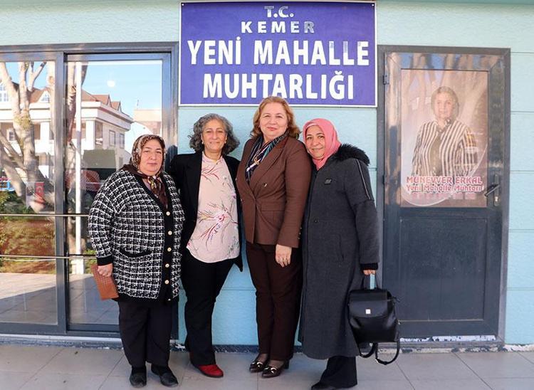 ARKAMDA EŞİM VE MAHALLEM VAR
