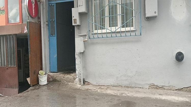 Kurt darlandı yazdı, sonra kurşun yağdırdı: 5 yaşındaki kızının önünde vahşet