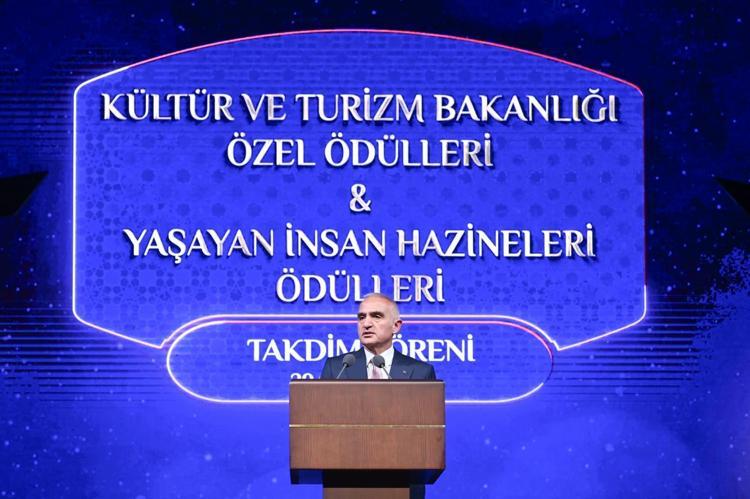 “TÜRK KÜLTÜRÜNE SAHİP ÇIKMAK BİR İRADE MESELESİDİR”
