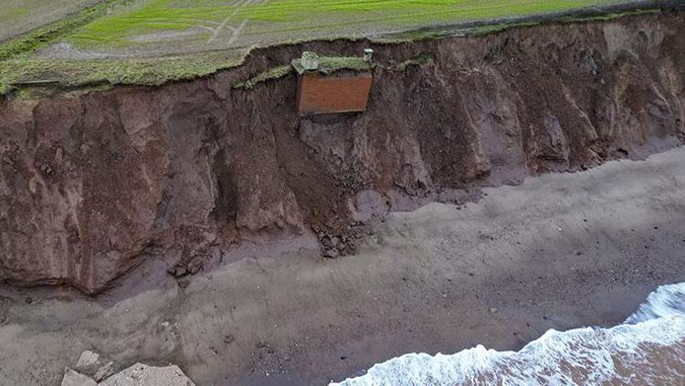 Nükleere dayanıklıydı, erozyona yenildi Uçurumun ucunda asılı kaldı