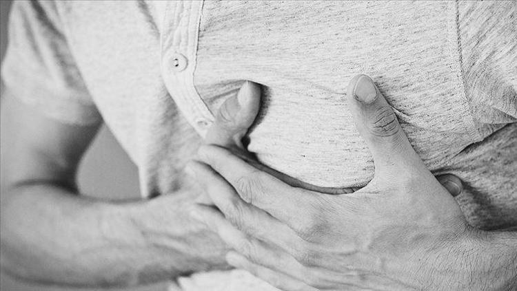 Kalp krizi geliyorum der Bu belirtiler hiçbir şeyiniz yokken başladıysa önemseyin