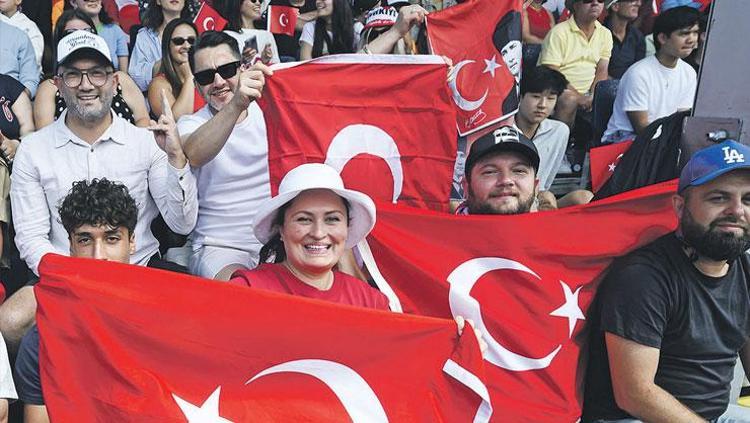 KIRMIZI-BEYAZ DAMGASI