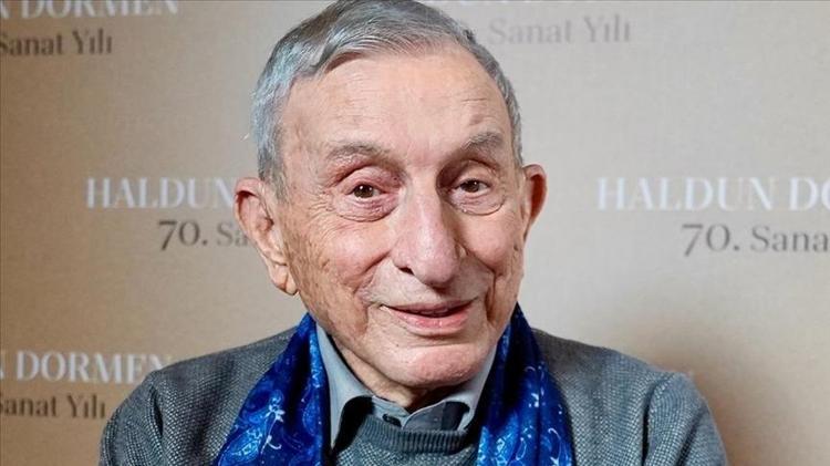 Ömrünün 72 yılını tiyatroya veren Haldun Dormenin hayat hikayesi Futbol oynarken sakatlanınca sahneyi seçti