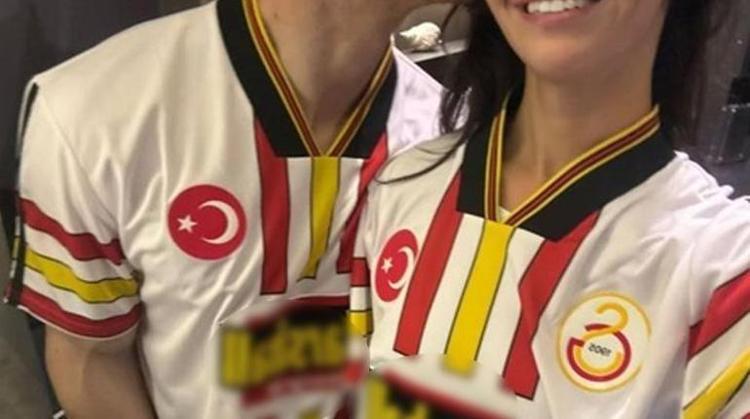 İlişkileri dolu dizgin Kerem Bürsin ve sevgilisinden romantik poz
