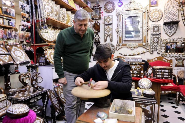 MESLEĞİNE YENİLİKLER KATTI