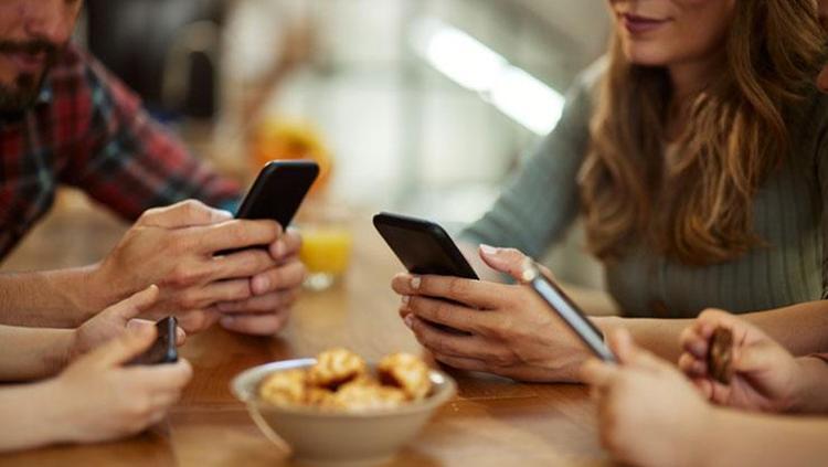 5- WHATSAPP AİLE GRUPLARI