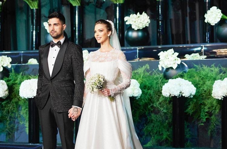 İdo Tatlısesten romantik kutlama Eşine aşkını haykırdı