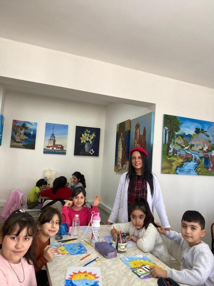 Yeteneği muhtarlıkta keşfedildi Üniversiteyi birincilikle bitirdi