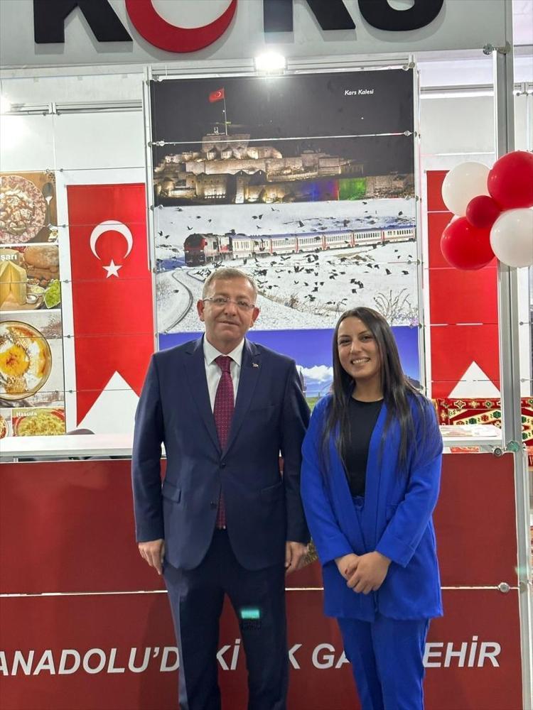 Yeteneği muhtarlıkta keşfedildi Üniversiteyi birincilikle bitirdi