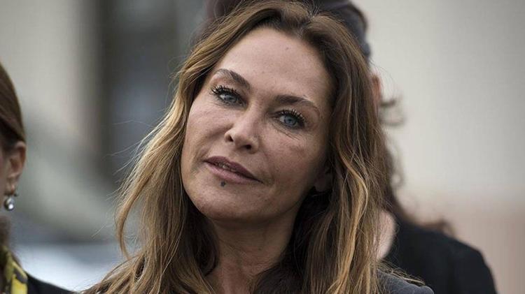Hülya Avşar’dan Yıldız Tilbe açıklaması Gençlik hatası diyelim