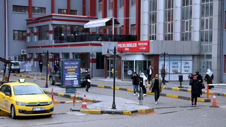 Boşanmak istemeyen kocadan dehşet İfadeni geri çek deyip kaldırım taşıyla dövdü