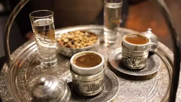 YASAKLAR VE KAHVEHANELERİN GÖLGE SİYASETİ