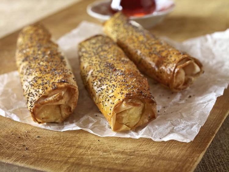 Dışı çıtır çıtır içi yumuşacık sirkeli unlu börek tarifi Lezzeti ağızda dağılıyor