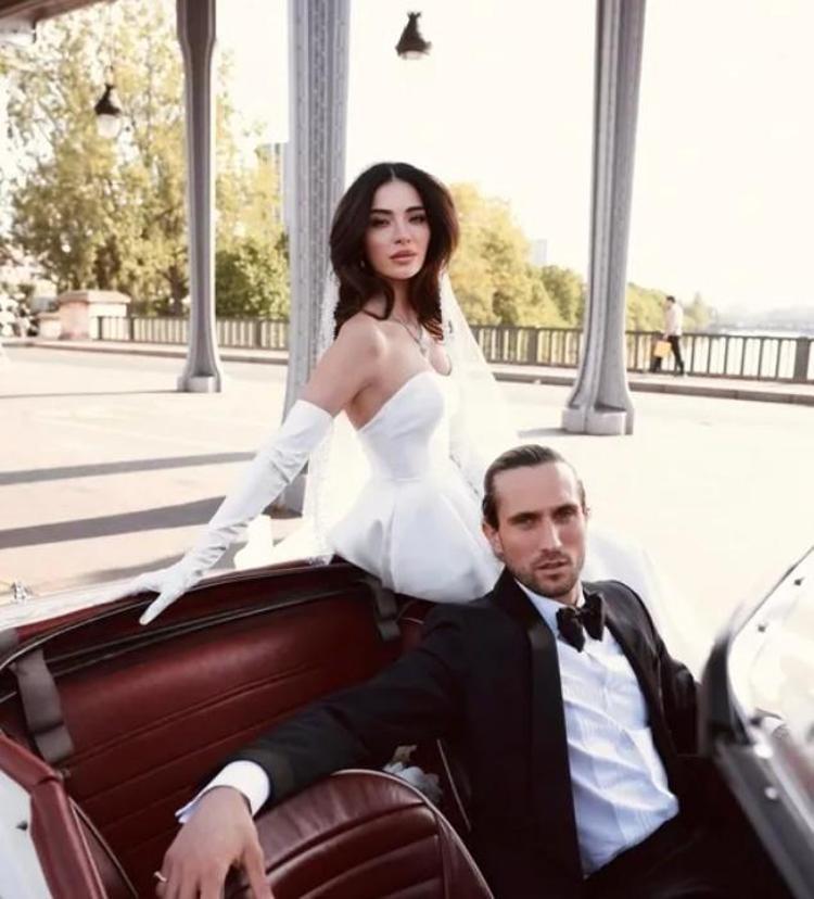 Melisa Aslı Pamuk eşi Yusuf Yazıcının ve oğlu Mylan bir yaşında