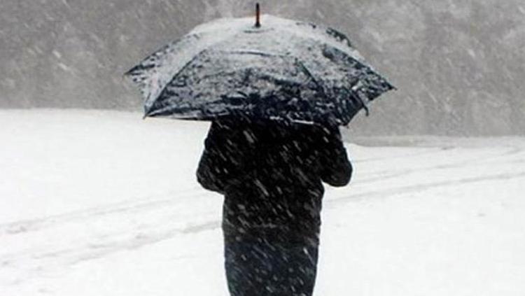 AKOM ve valilikten peş peşe uyarı İstanbul’a kar geliyor: Tatil uzayacak mı