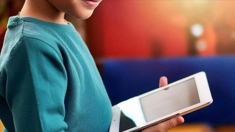 15 yaşından küçük çocuklar sosyal paylaşım sitelerine giremeyecek Aileleri izin verse dahi