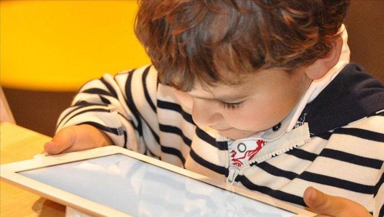 15 yaşından küçük çocuklar sosyal paylaşım sitelerine giremeyecek Aileleri izin verse dahi