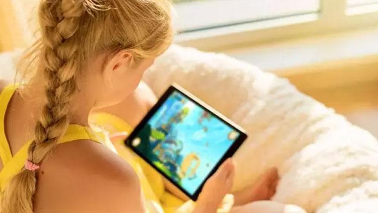 15 yaşından küçük çocuklar sosyal paylaşım sitelerine giremeyecek Aileleri izin verse dahi