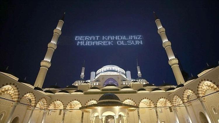 DUALI BERAT KANDİLİ MESAJLARI 2026 || Ayetli, hadisli, resimli, kısa ve anlamlı Berat Gecesi kutlama ve kandiliniz mübarek olsun sözleri (Whatsapp, Instagram ve Facebook) 🌙