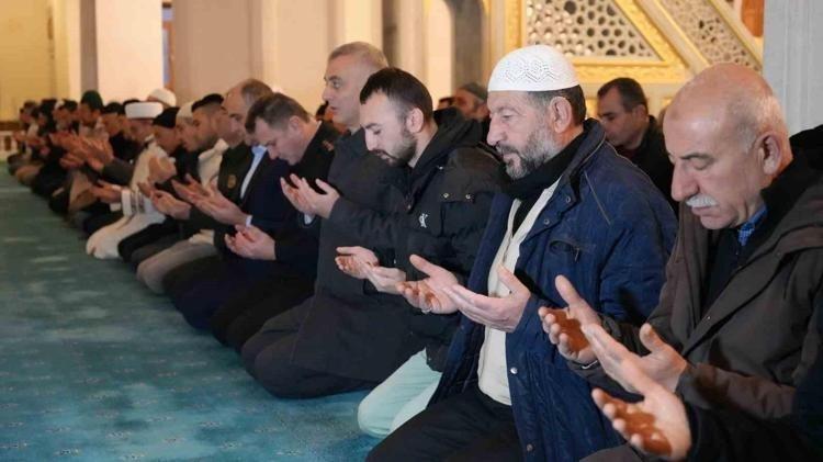 DİYANETE GÖRE BERAT GECESİ İBADET REHBERİ