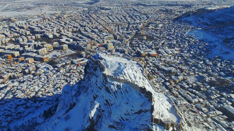 Türkiyenin en mutlu şehri belli oldu Metropolleri gölgede bıraktı