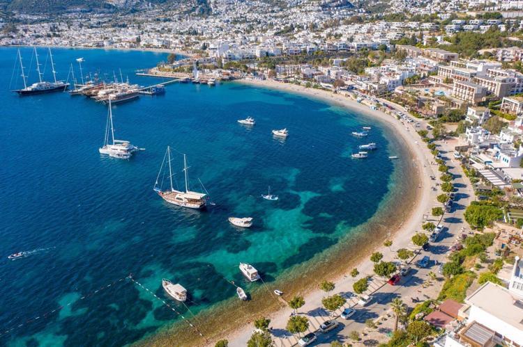 Türkiyeye en çok ziyaretçi gönderen ülkeler açıklandı Ruslar zirvede, Almanlar ve İngilizler ilk üçte