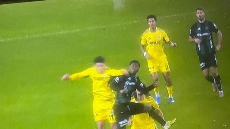 ALVAREZİN SARI KART GÖRDÜĞÜ POZİSYON