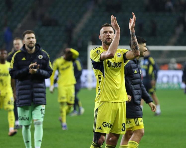 Kocaelispor-Fenerbahçe maçını eski hakemler değerlendirdi ‘VAR müdahalesi ile ihracı gerekirdi’