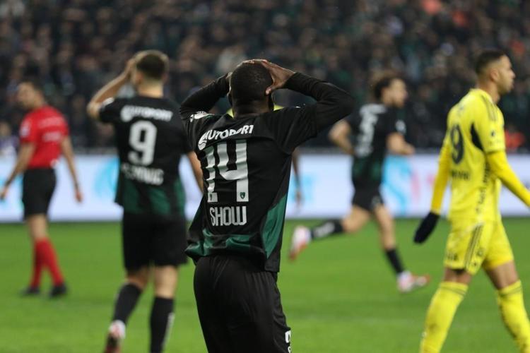 Kocaelispor-Fenerbahçe maçını eski hakemler değerlendirdi ‘VAR müdahalesi ile ihracı gerekirdi’