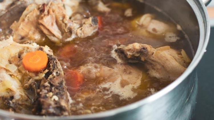 Tavuk haşlarken yapılan en büyük hata Bütün lezzetini ve şifasını kaybediyor