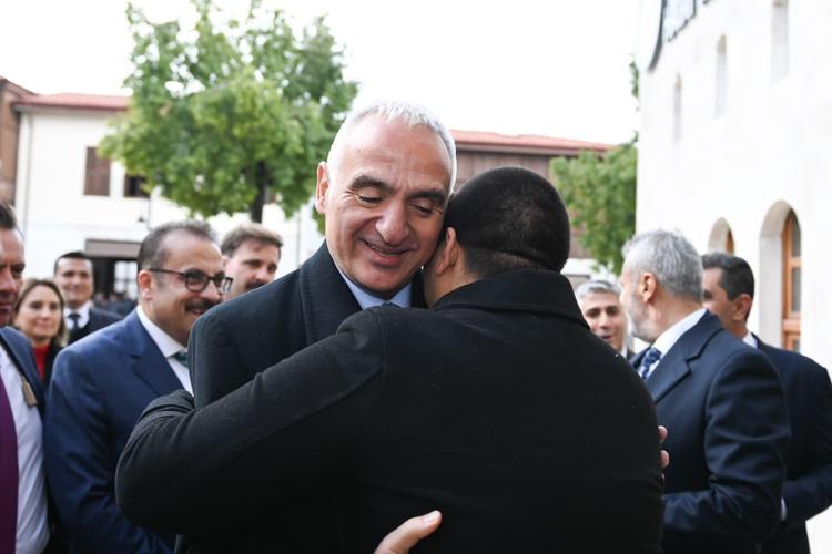 Asrın felaketinden asrın ihyasına Tarihi eserler aslına dönüyor, şehirler hayat buluyor