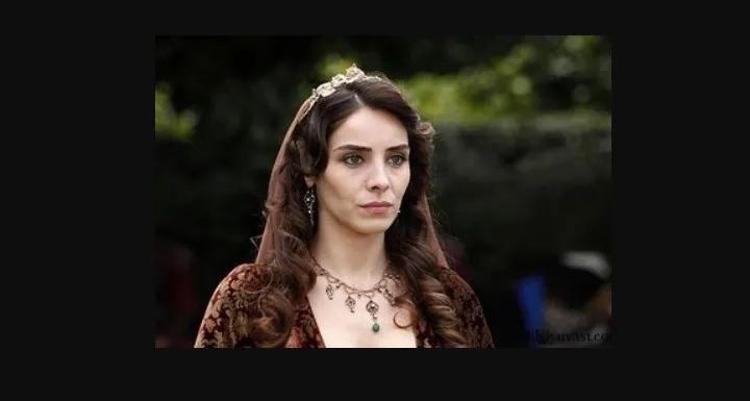 Nur Fettahoğlundan çocuklarıyla karlar içinde poz: Hayat sizinle güzel…. Bin şükür