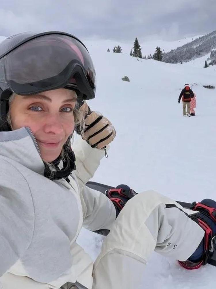 Nur Fettahoğlundan çocuklarıyla karlar içinde poz: Hayat sizinle güzel…. Bin şükür