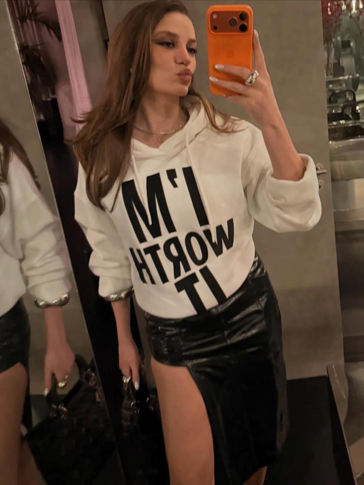 Serenay Sarıkayanın yeni Instagram pozlarına beğeni yağdı