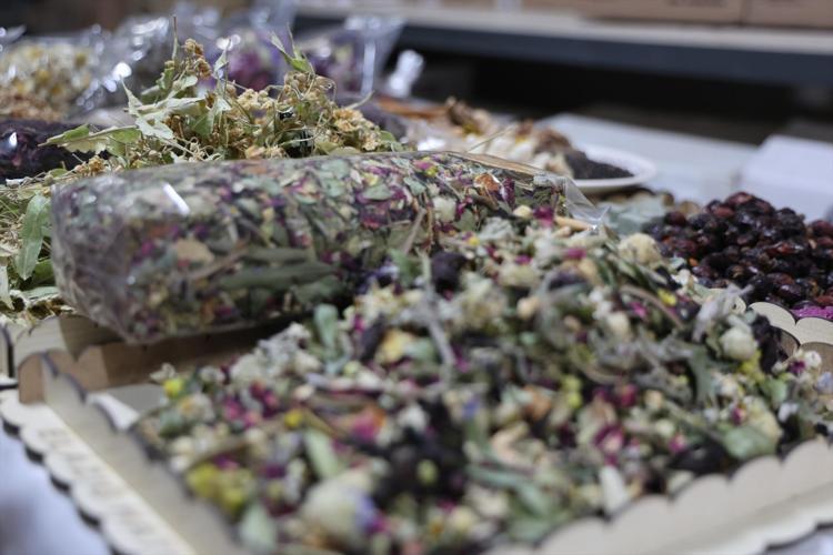 Kış gelince talep arttı En çok tercih edilenler: Kış çayı, ıhlamur ve kuşburnu