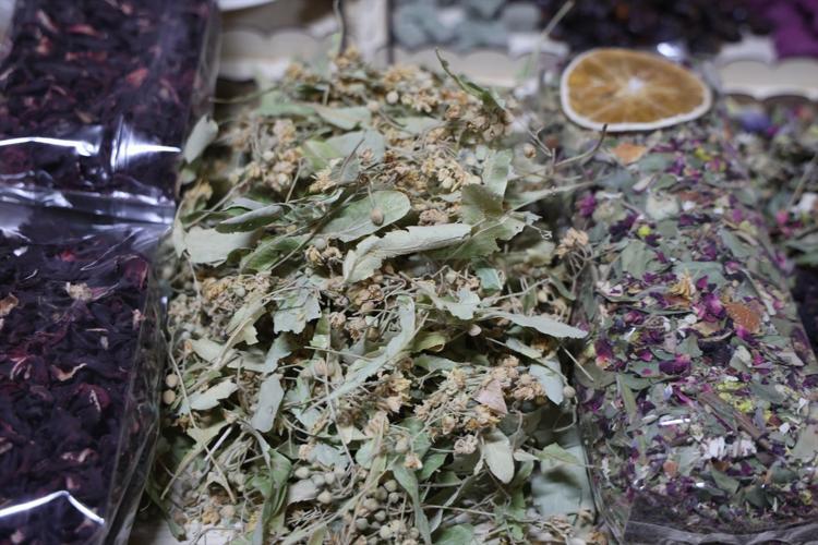 Kış gelince talep arttı En çok tercih edilenler: Kış çayı, ıhlamur ve kuşburnu