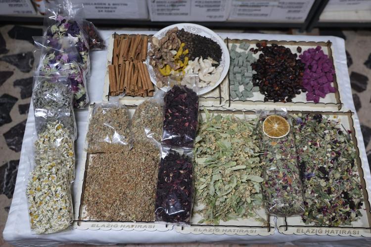 Kış gelince talep arttı En çok tercih edilenler: Kış çayı, ıhlamur ve kuşburnu