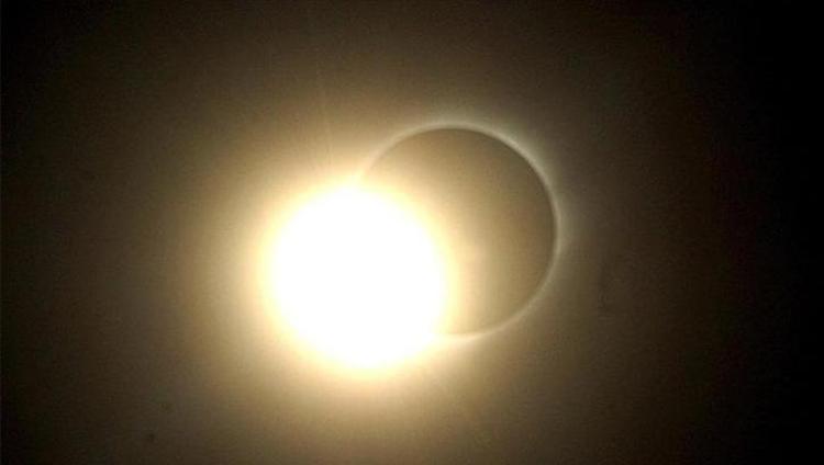 GÜNEŞ TUTULMASI TÜRLERİ: TAM, HALKALI, HİBRİT VE PARÇALI FARKI NEDİR