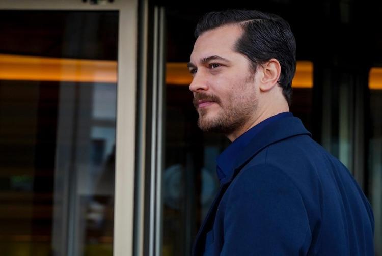 EŞREF TEK HER YERDE