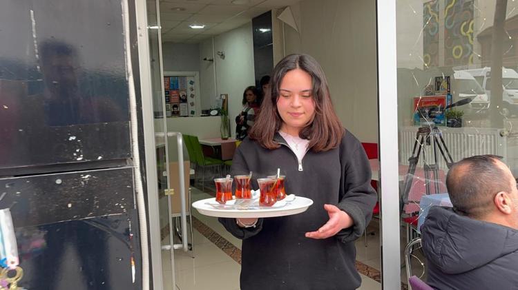 YERİ GELİYOR 23 SAAT BİLE DÜKKÂNDA DURDUĞUMU BİLİYORUM