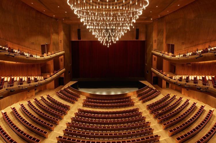 TİYATRO VE BALE SEYİRCİSİ REKORA KOŞUYOR