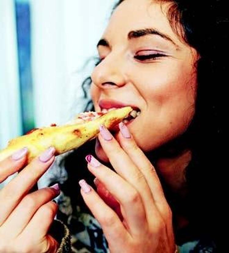 İNSAN KENDİNİ AÇ HİSSETTİĞİNDE NE YAPMALI